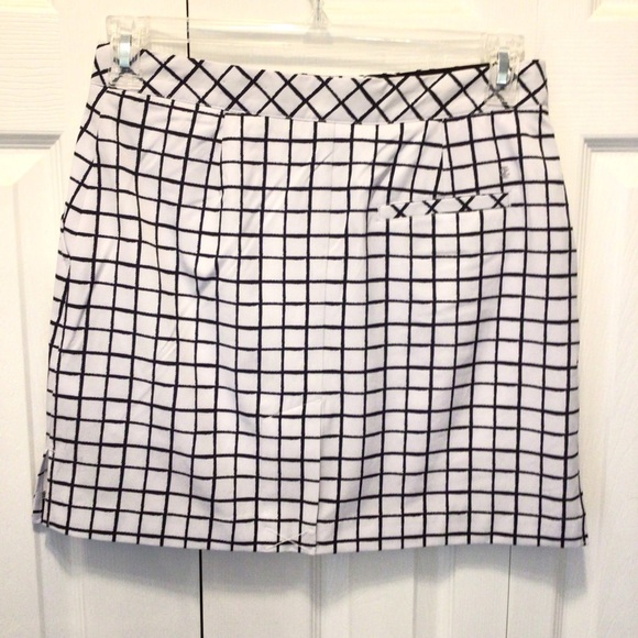 IZOD Women's Black & White Check Print Golf Swing Flex Skort with Pockets Size 2 - Picture 3 of 8